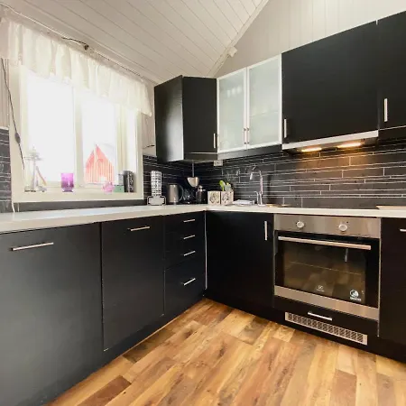 Rorbu 4 Finnglunten - Ure Lofoten Apartment *